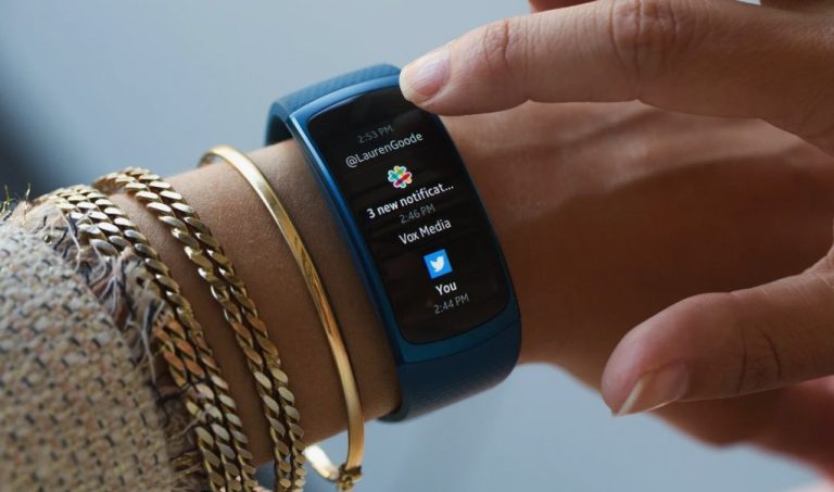 Почему умные часы становятся незаменимыми в бизнесе и на тренировках