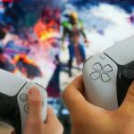 Игры на двоих PS5: во что поиграть вдвоём на одной консоли вечером после работы
